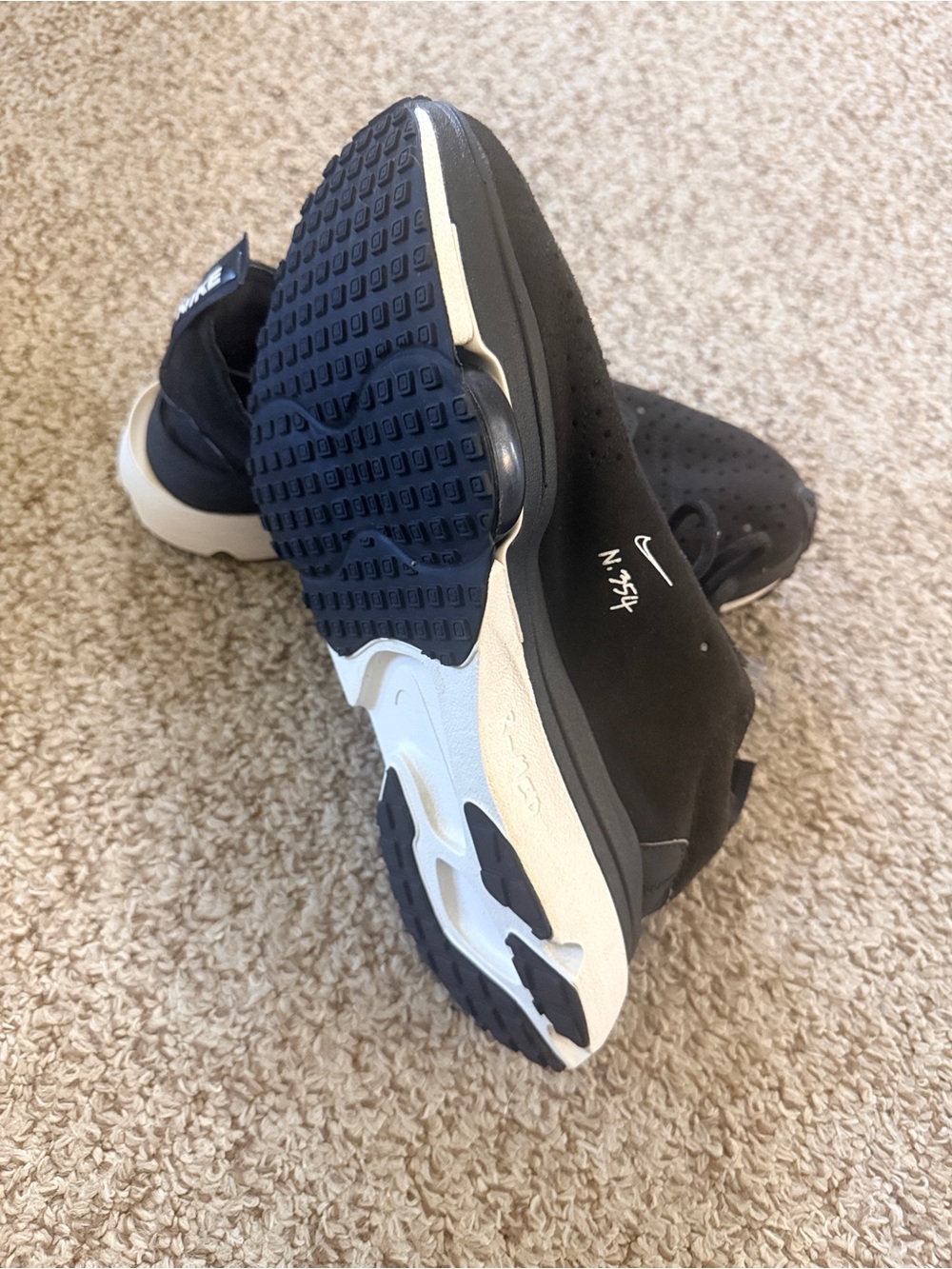 Nike Air Zoom Black Sneakers with White Swoosh and Air Cushion - Picture 5 of 8